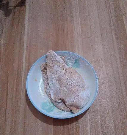 鸡胸肉干柴不好吃？无油煎出多汁嫩滑，15分钟搞定晚餐！