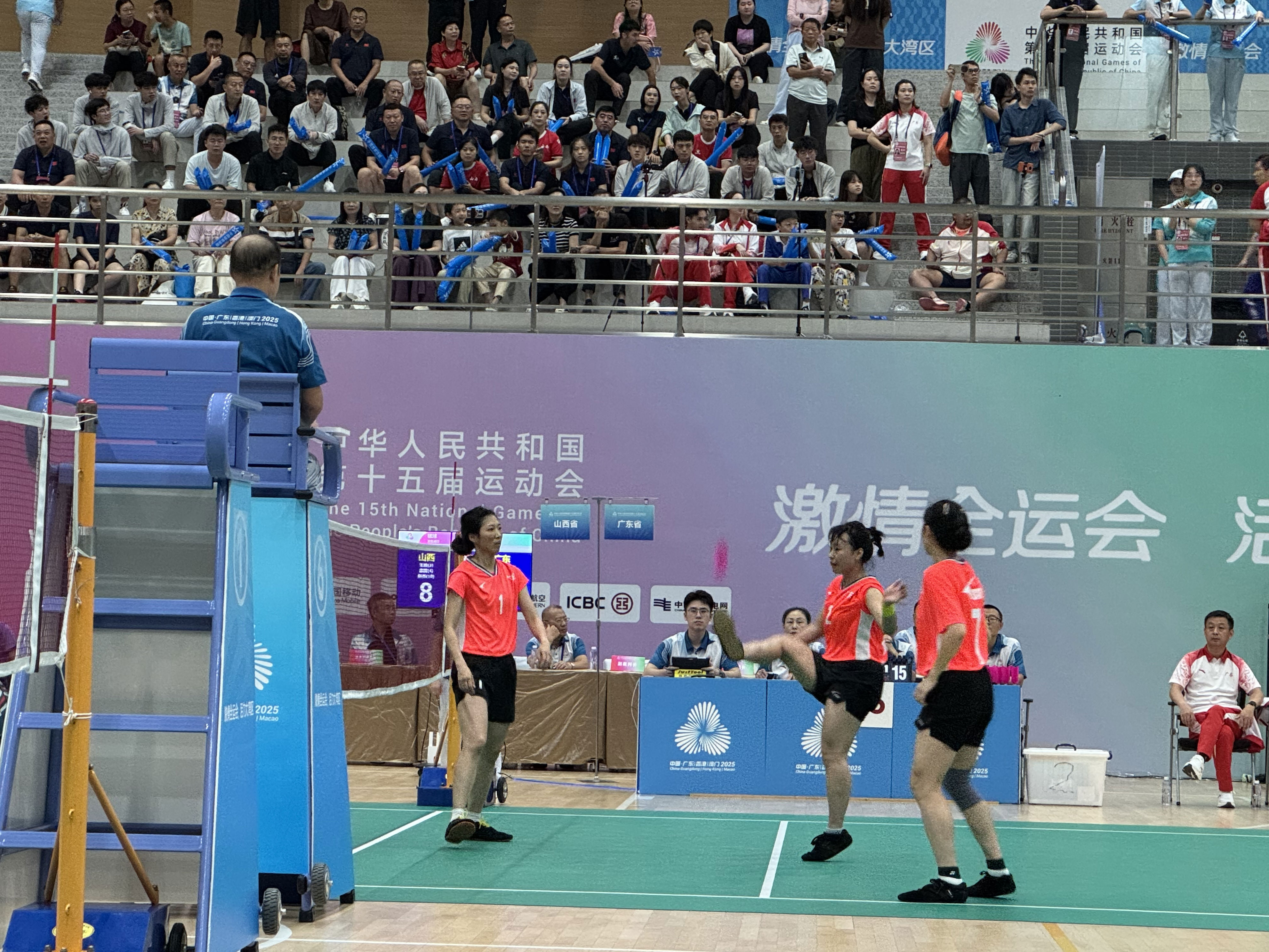 广东乙组女队比赛中。 南方+ 卢舒曼 拍摄