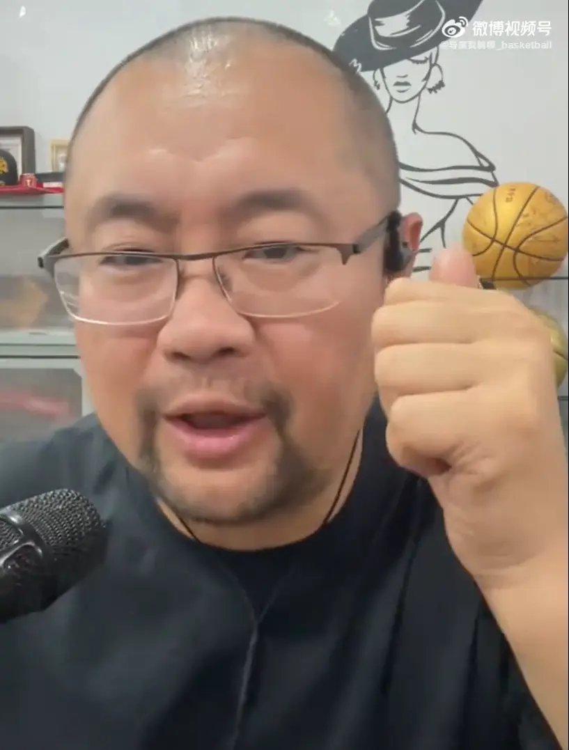中国男篮一人场均12分+3分命率全队最高，打服辽蜜：我向他道个歉