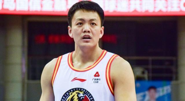 1换2！CBA今夏最大交易！亚洲杯刚结束，17+5国家队后卫加盟辽篮
