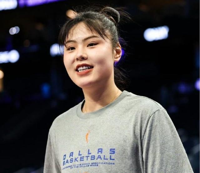 今天上午，WNBA飞翼队官宣：李月汝赛季报销，还有一个利坏消息