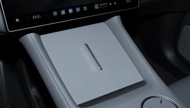 续航835km，双腔空悬+3.23秒破百，3分钟大定20万辆，硬刚Model Y