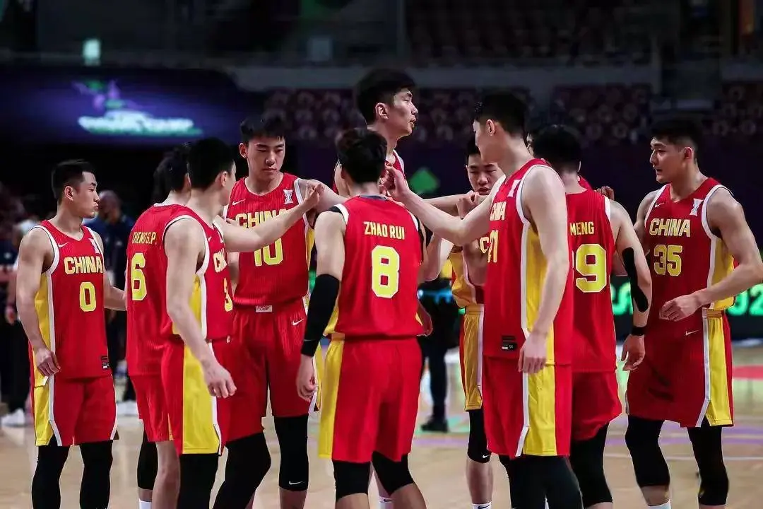 王俊杰遭俱乐部哄抢！CBA：21岁前不签只能选秀，球迷:快滚去NBA