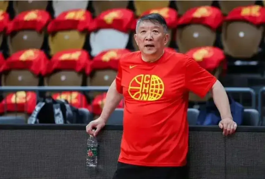 中国女篮首堂训练课缺席2人，国内两场热身赛时间确定