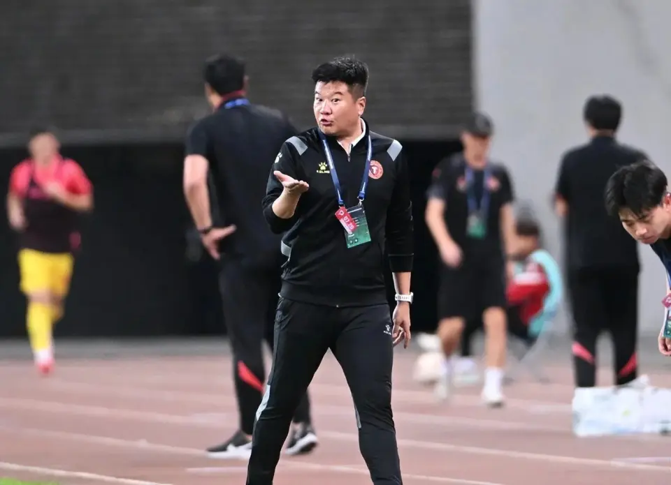 前中超外援嘲讽李金羽一无是处，炮轰中超水平低下，中国男足很差劲