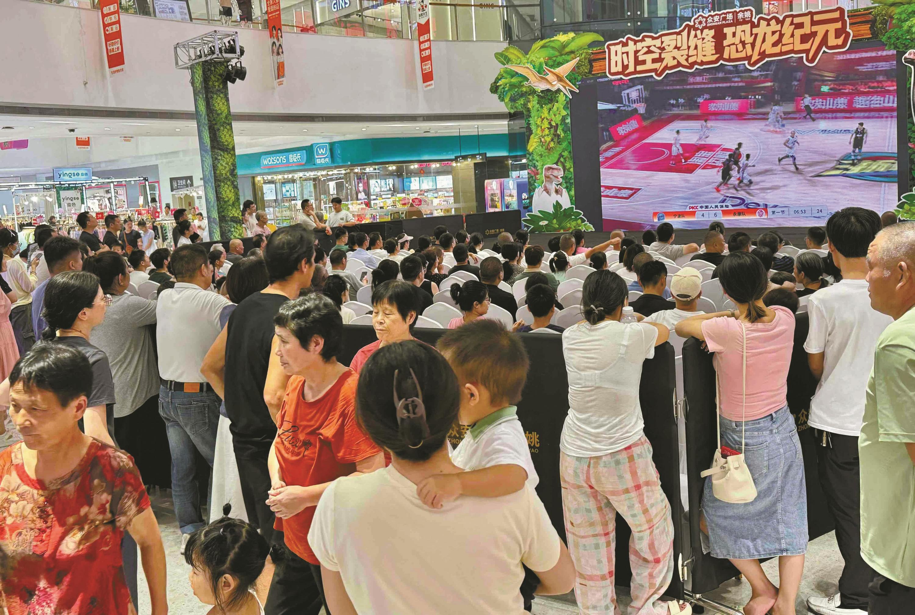 打造32个“第二现场”