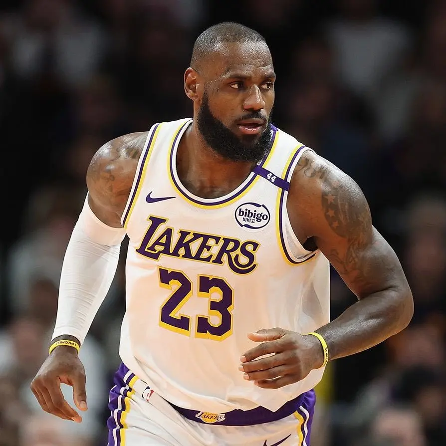 橄榄球旧将：詹姆斯身体太强打NFL没问题！NBA没几个能打的！