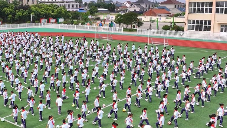 花2000余万为学生配置运动手环，不妨三思而后行