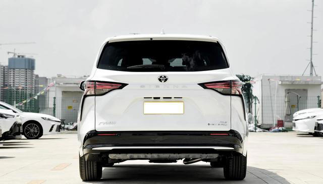 曾排队提车，如今降6万多，长近5米2，2.5L混动+四驱，油耗4.95L