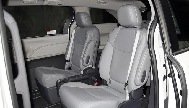 曾排队提车，如今降6万多，长近5米2，2.5L混动+四驱，油耗4.95L