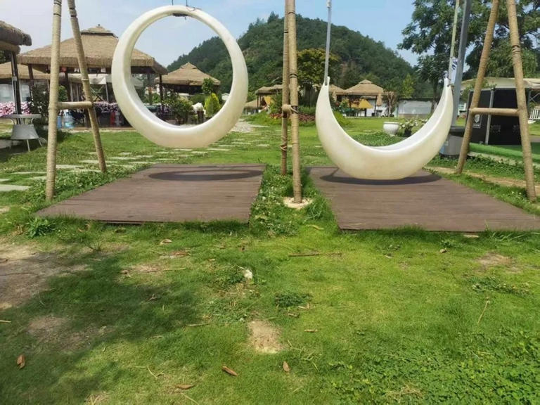 永乐乡农家乐：田园风光引客来 乡村振兴展新颜。