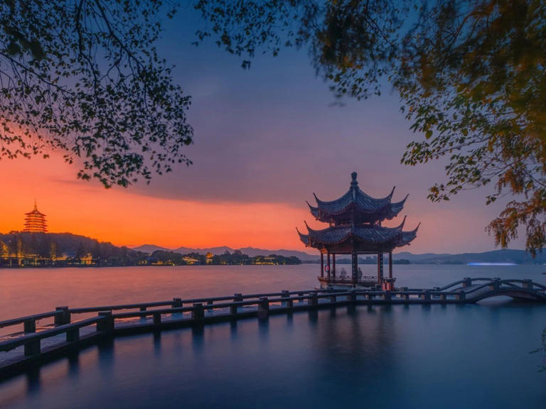  首批文旅企业半年财报出炉，暗藏着什么玄机？ 
