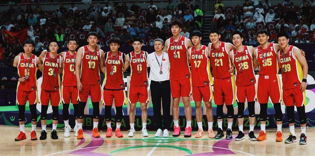 “这一分，要靠自己夺回来”，胡金秋寄语，王俊杰泪洒亚洲杯赛场