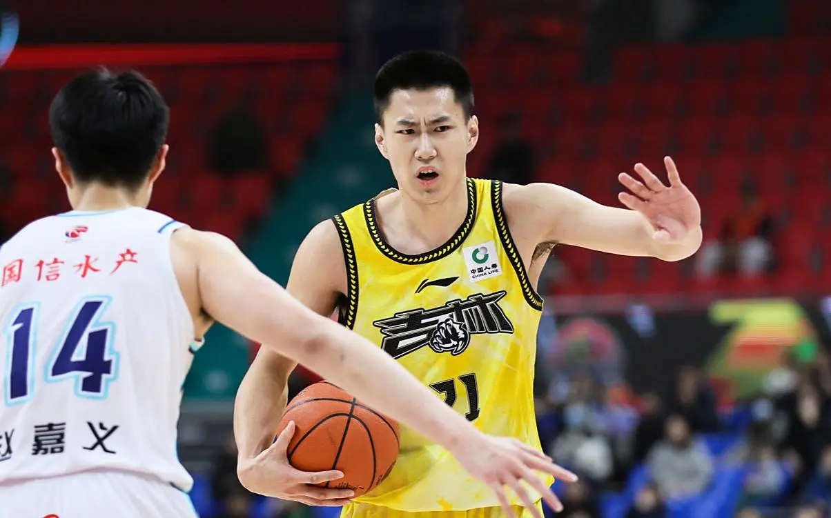 双喜临门！李晓旭接近续约，冲击第19个赛季，辽篮留住大韩接班人