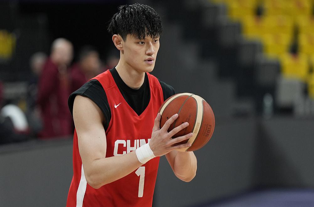 中国男篮亚洲杯摘银！若曾凡博给王俊杰打替补，结局是否更完美？