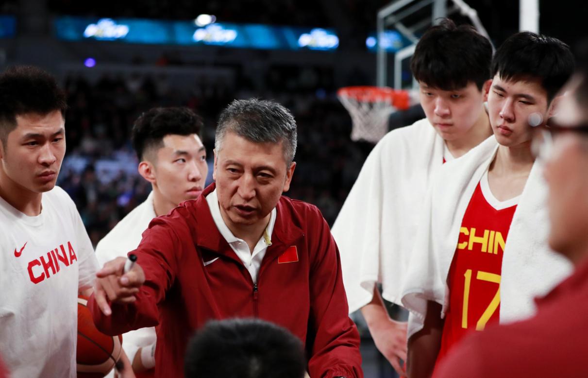 中国男篮亚洲杯摘银！若曾凡博给王俊杰打替补，结局是否更完美？