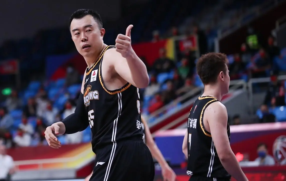 双喜临门！李晓旭接近续约，冲击第19个赛季，辽篮留住大韩接班人