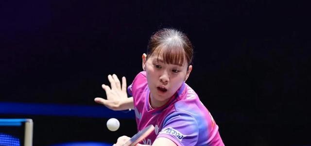 王曼昱3-0击败迪亚兹，对手父女盛赞：王曼昱不可思议！咋回事？