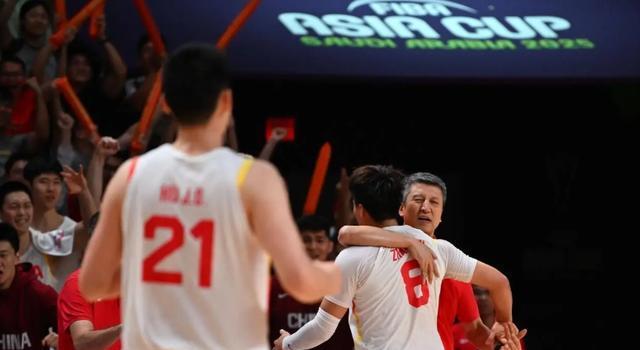 中国男篮迎考验！世预赛赛程公布，12人名单大变样，郭士强做承诺