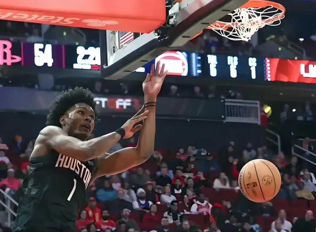 杜兰特的最佳搭档？底角三分会成为门汤的武器，火箭的冲冠离不开他！