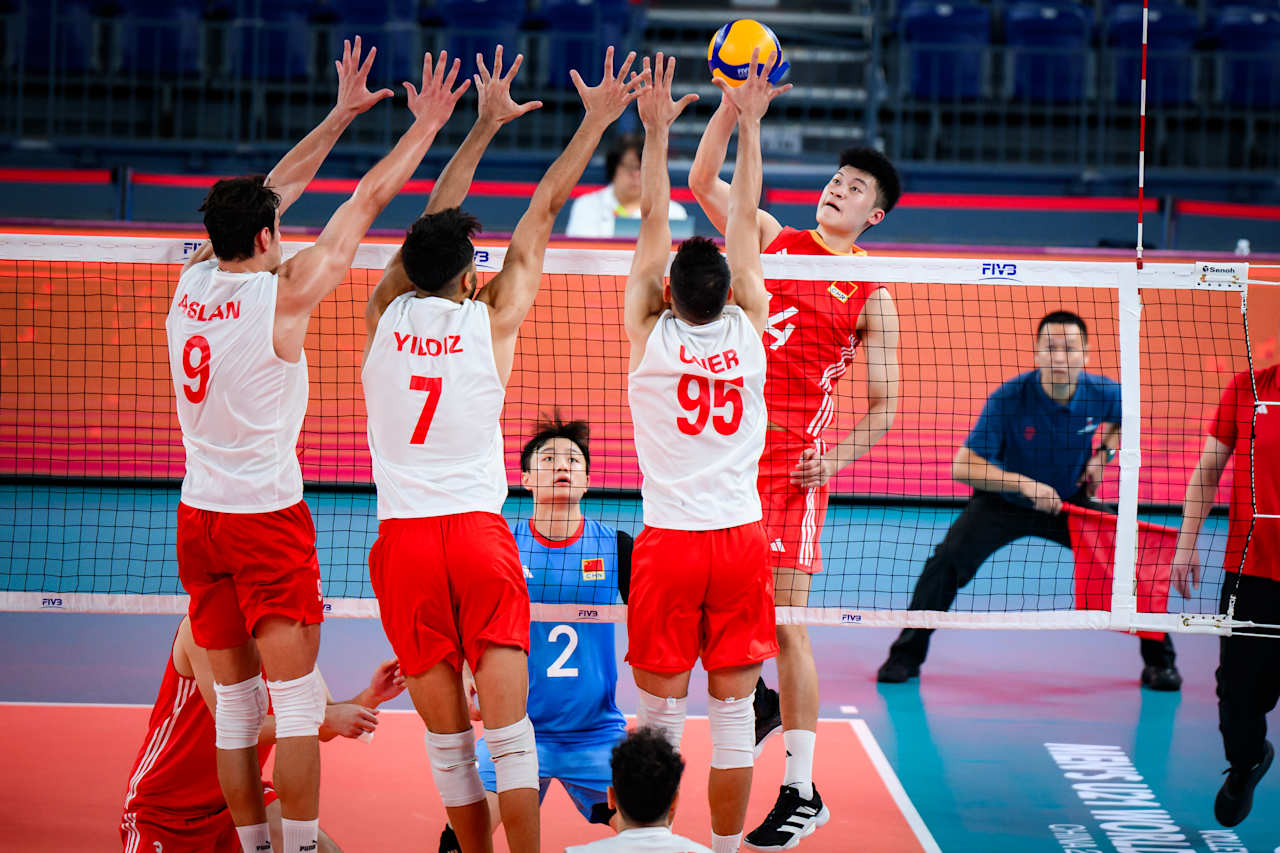 主场开门红！中国男排战胜土耳其 李海狂砍26分 王泊涵攻防俱佳