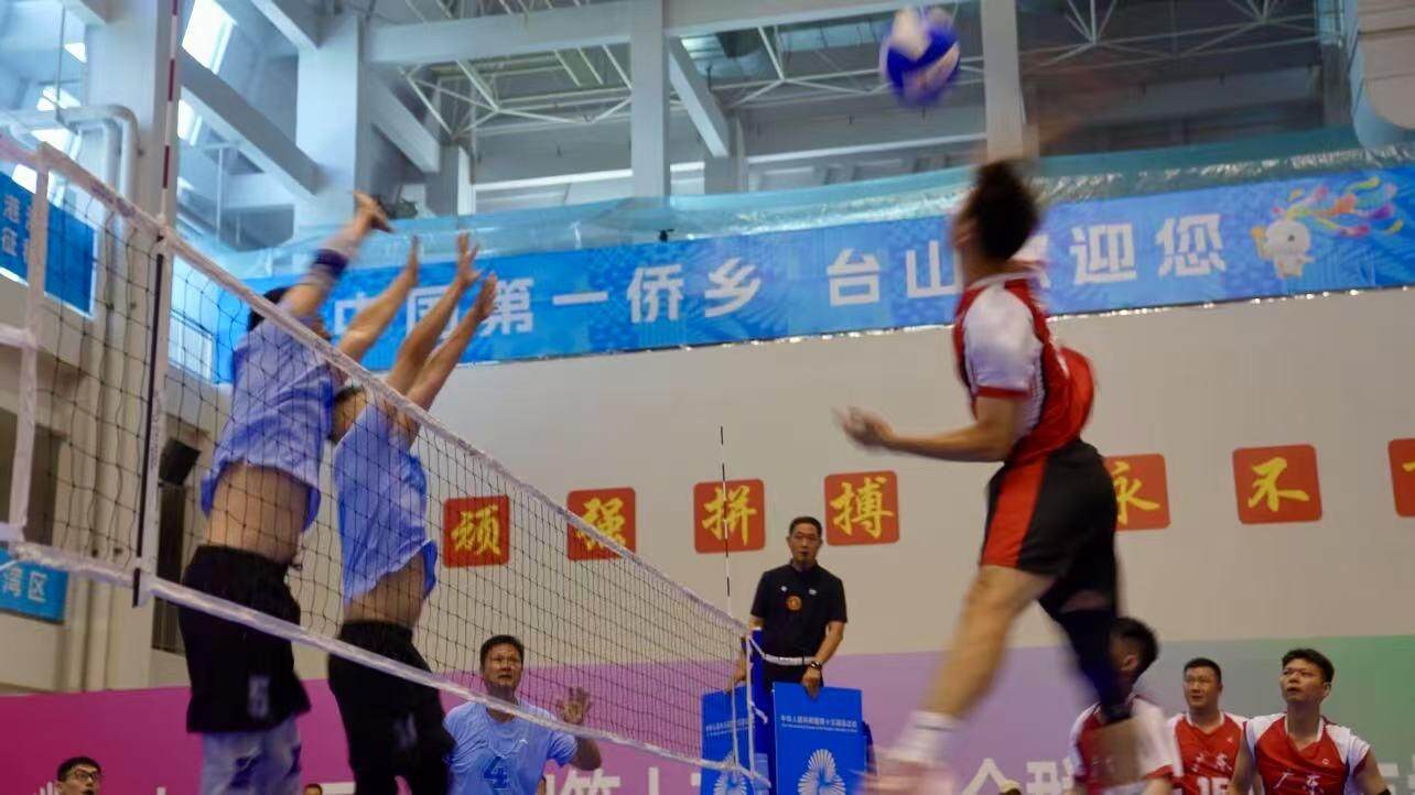 十五运会群众比赛气排球决赛江门开赛，中国女排前队长孙玥：气排球老少咸宜！