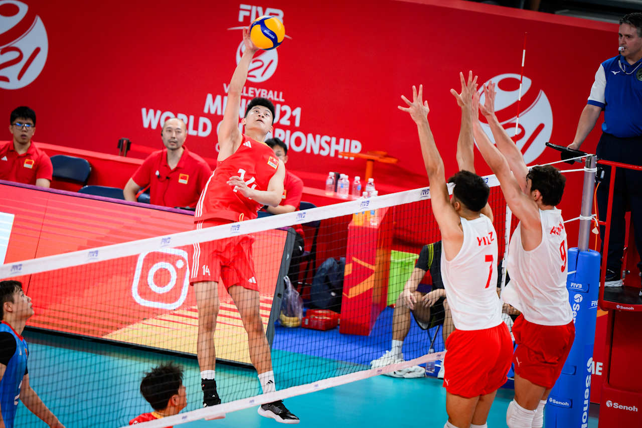 主场开门红！中国男排战胜土耳其 李海狂砍26分 王泊涵攻防俱佳