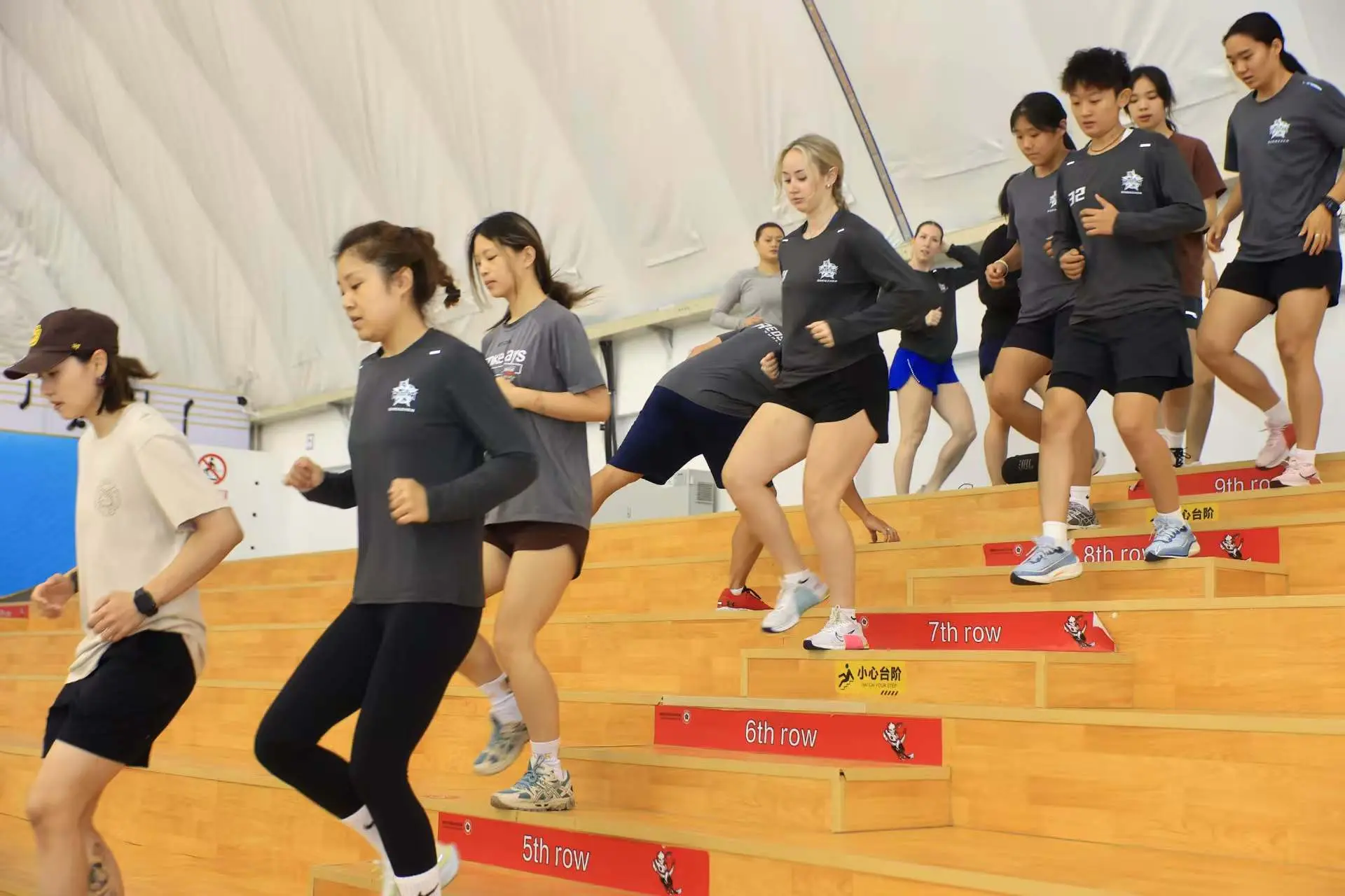 卫冕征程倒计时！深圳昆仑鸿星女冰新赛季备战冲刺