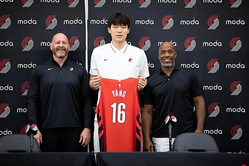 开拓者记者：杨瀚森不了解NBA的风格，在NBA内线最多只能运两次球