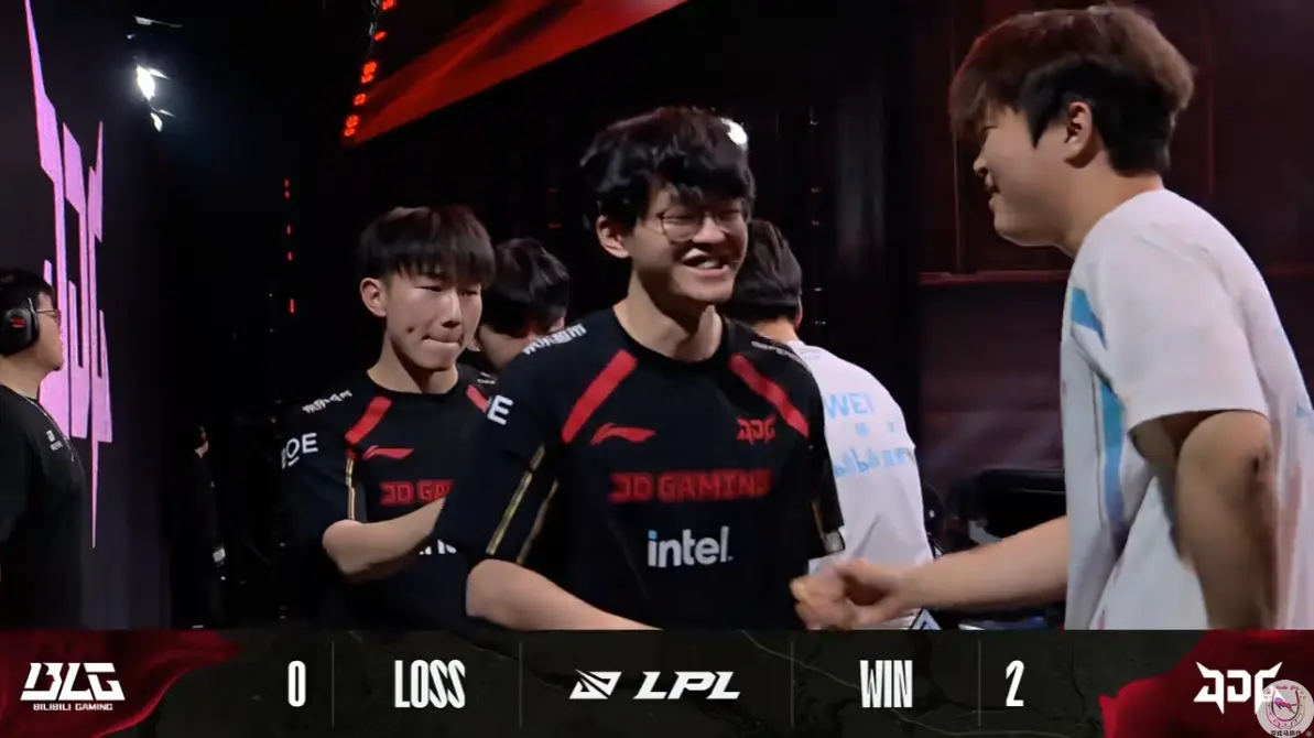 LPL：Scout打出1-8！JDG三个赛段大跳水距离S赛越来越远了