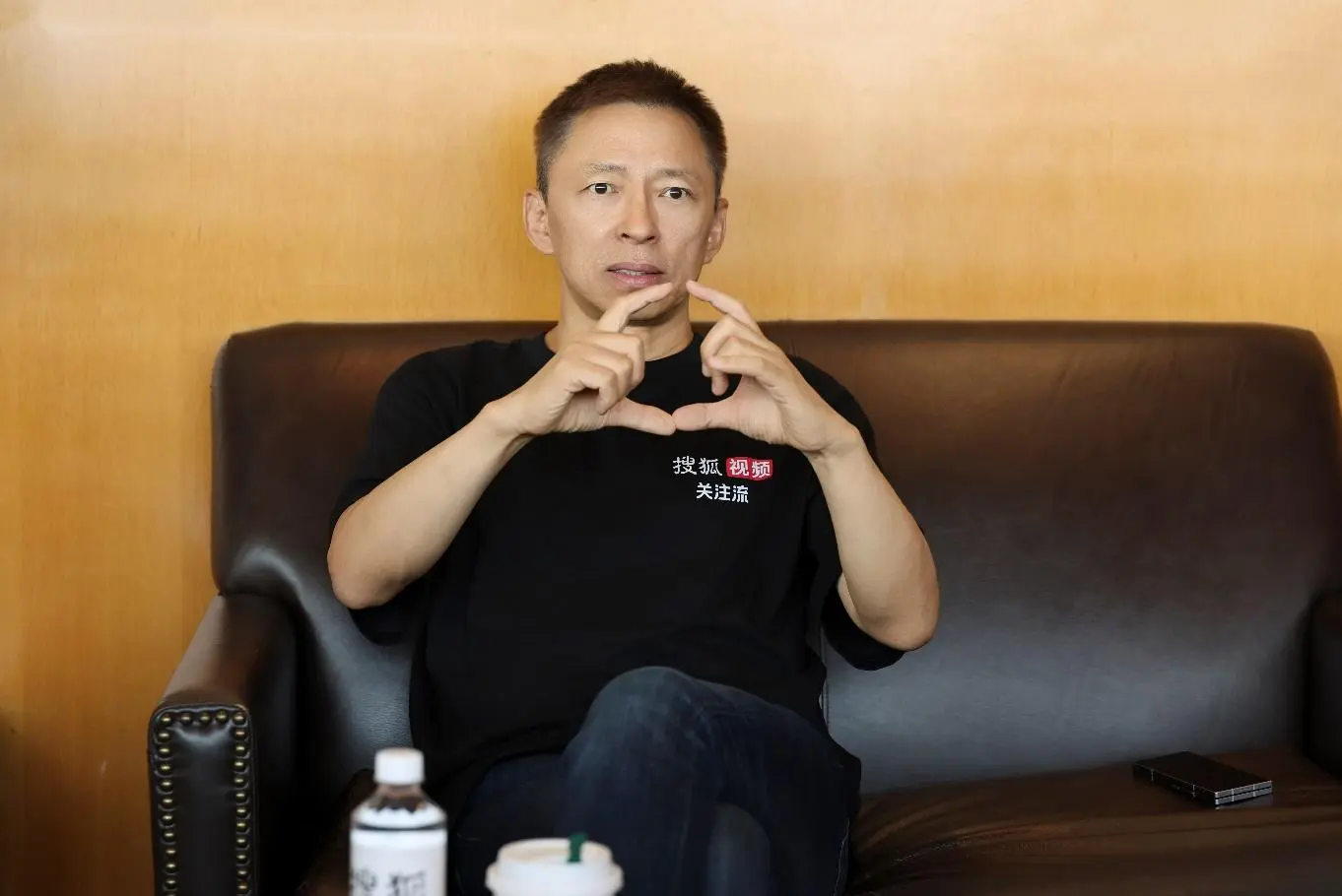 张朝阳谈挑战南澳岛8公里蛙泳：生命在于运动 活着就要折腾