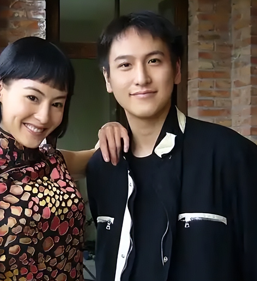 21�������Ұ��ڣ��̳��Ϻ����׷���ĸ����Ӱ������������ʼ��