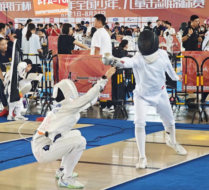 2000余名小选手“论剑”明月湖