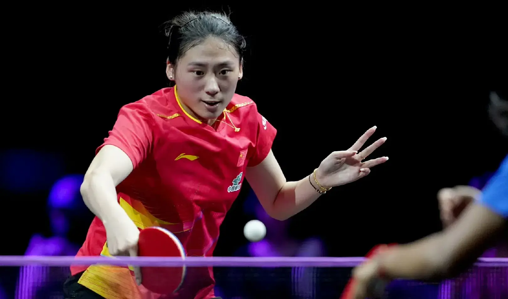 一场3-2大逆转，国乒新星打疯了，掀翻世界第二，王曼昱被淘汰！