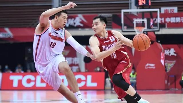 广东迎夏联开门红，上海加速2米11内线转会谈判，王奕博加盟青岛