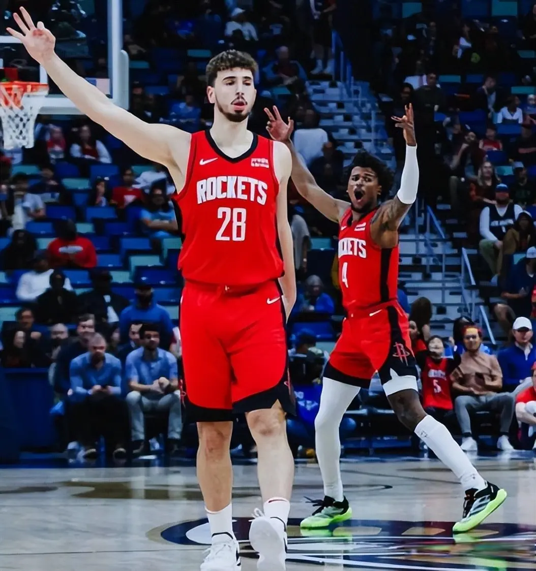 火箭队8换1获巨星，更像各取所需？场均26+6+4前锋下赛季剑指MVP