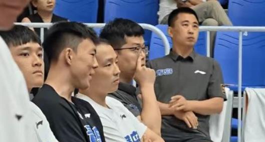 广东迎夏联开门红，上海加速2米11内线转会谈判，王奕博加盟青岛