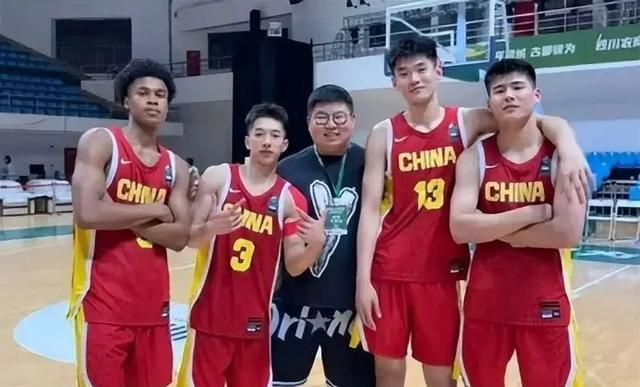 广东迎夏联开门红，上海加速2米11内线转会谈判，王奕博加盟青岛