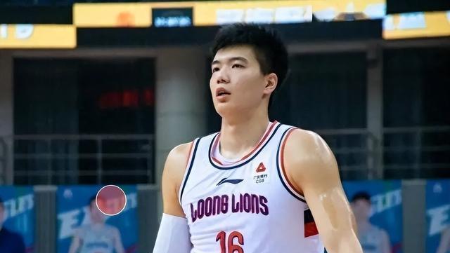 广东迎夏联开门红，上海加速2米11内线转会谈判，王奕博加盟青岛