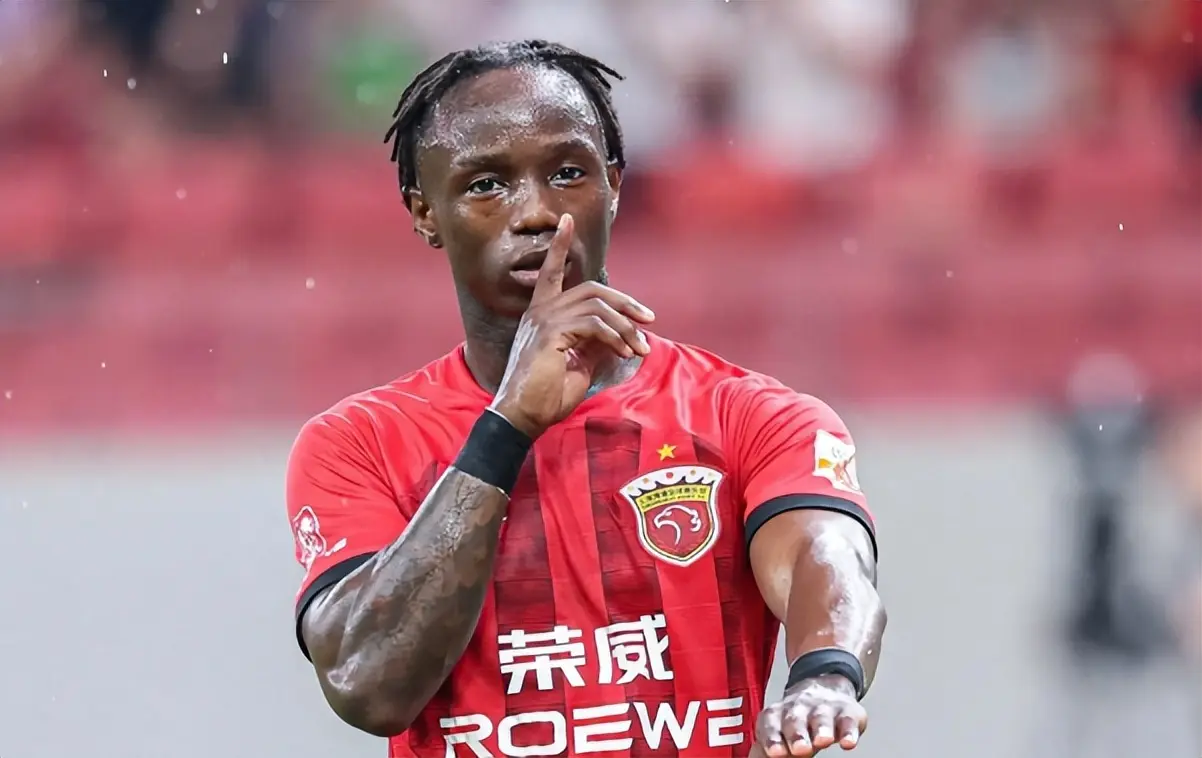 20轮仅首发1次，成都蓉城花30万欧买了个废材，堪称中超最差引援