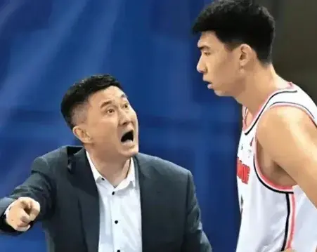 张明池离队之后，广东宏远又一名内线被租借，想脱离杜锋的管控