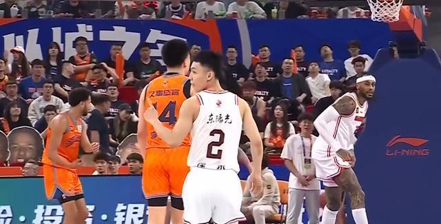 一场CBA未打就成大腿！广东内线“王炸”兑现天赋，保底总决赛了