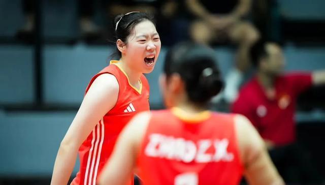 中国女排3-0多米尼加，球员评分：3人出色，2人表现不佳，3人及格