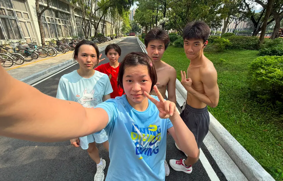 瘦了！全红婵晒近照，周末仍汗流浃背训练，备战全运太拼了