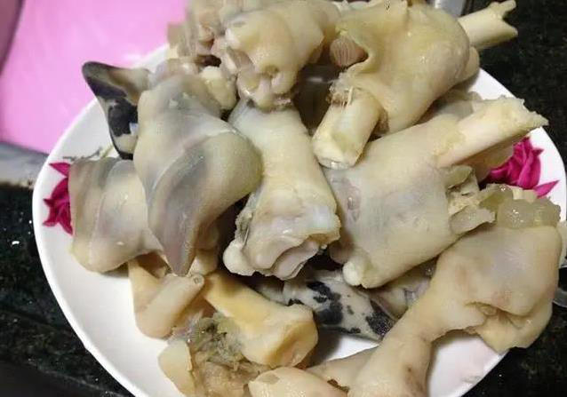 羊蹄软糯酱香浓，简单3步做干锅，家宴必学绝活菜