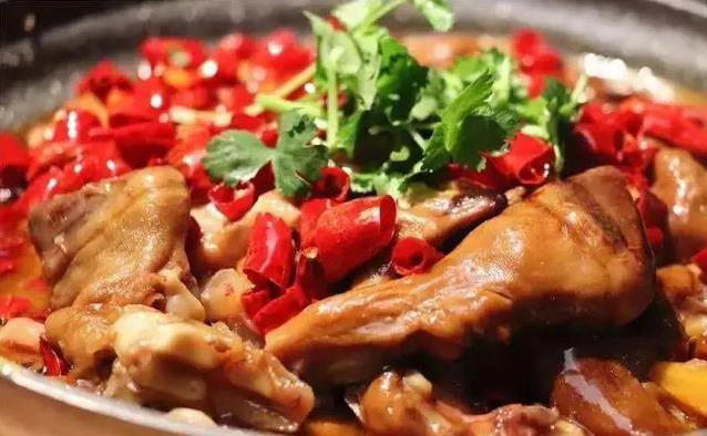 羊蹄软糯酱香浓，简单3步做干锅，家宴必学绝活菜