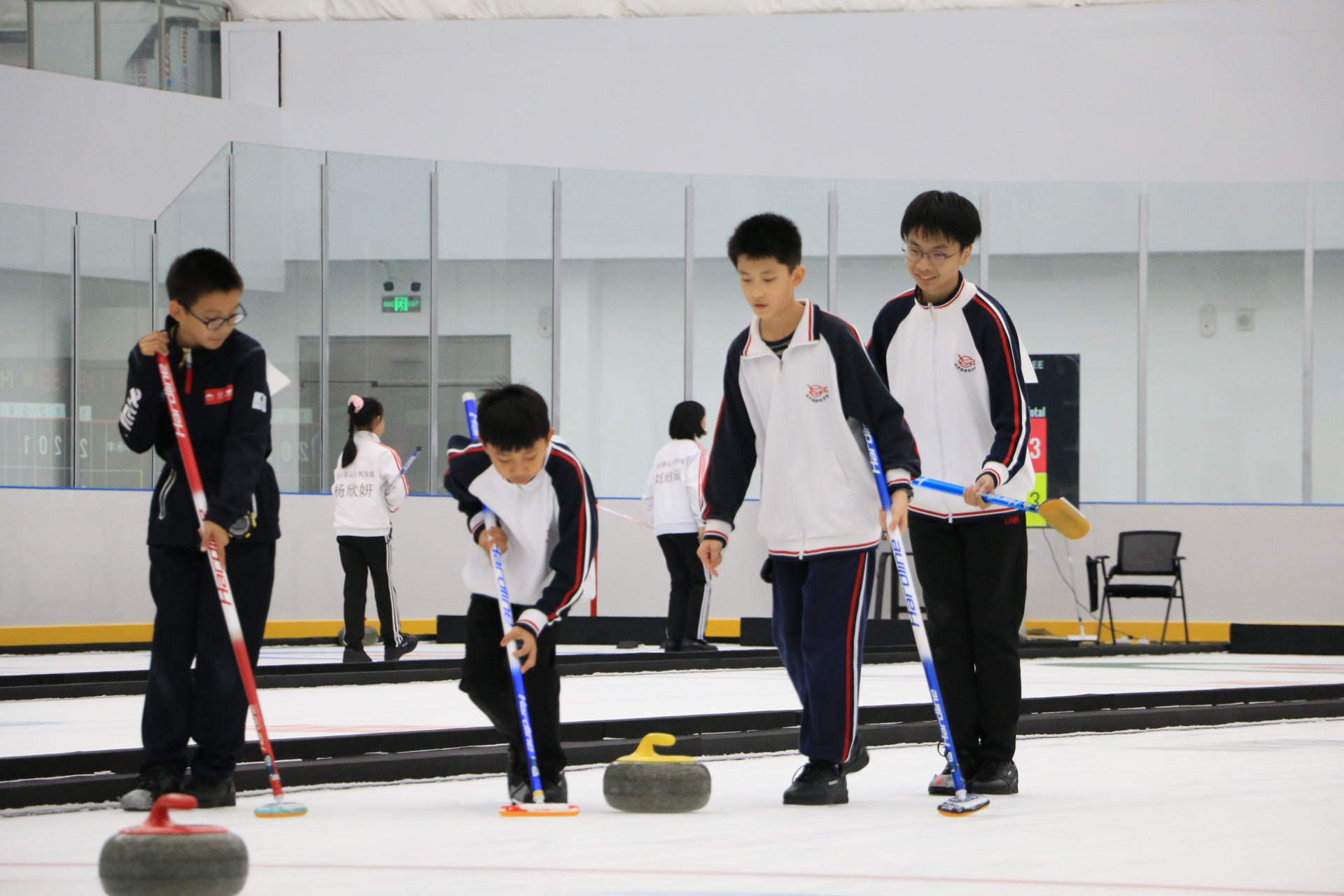 全国小学生冰壶训练营落幕 北京小将包揽两组别前三名