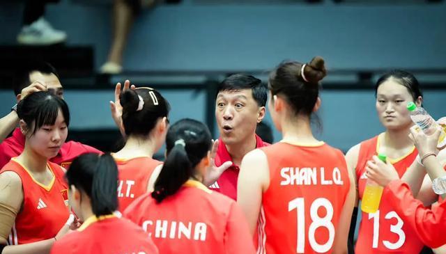 中国女排3-0多米尼加，球员评分：3人出色，2人表现不佳，3人及格