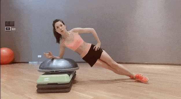 李若彤的状态太好了，还是那个冰冷美人吗？