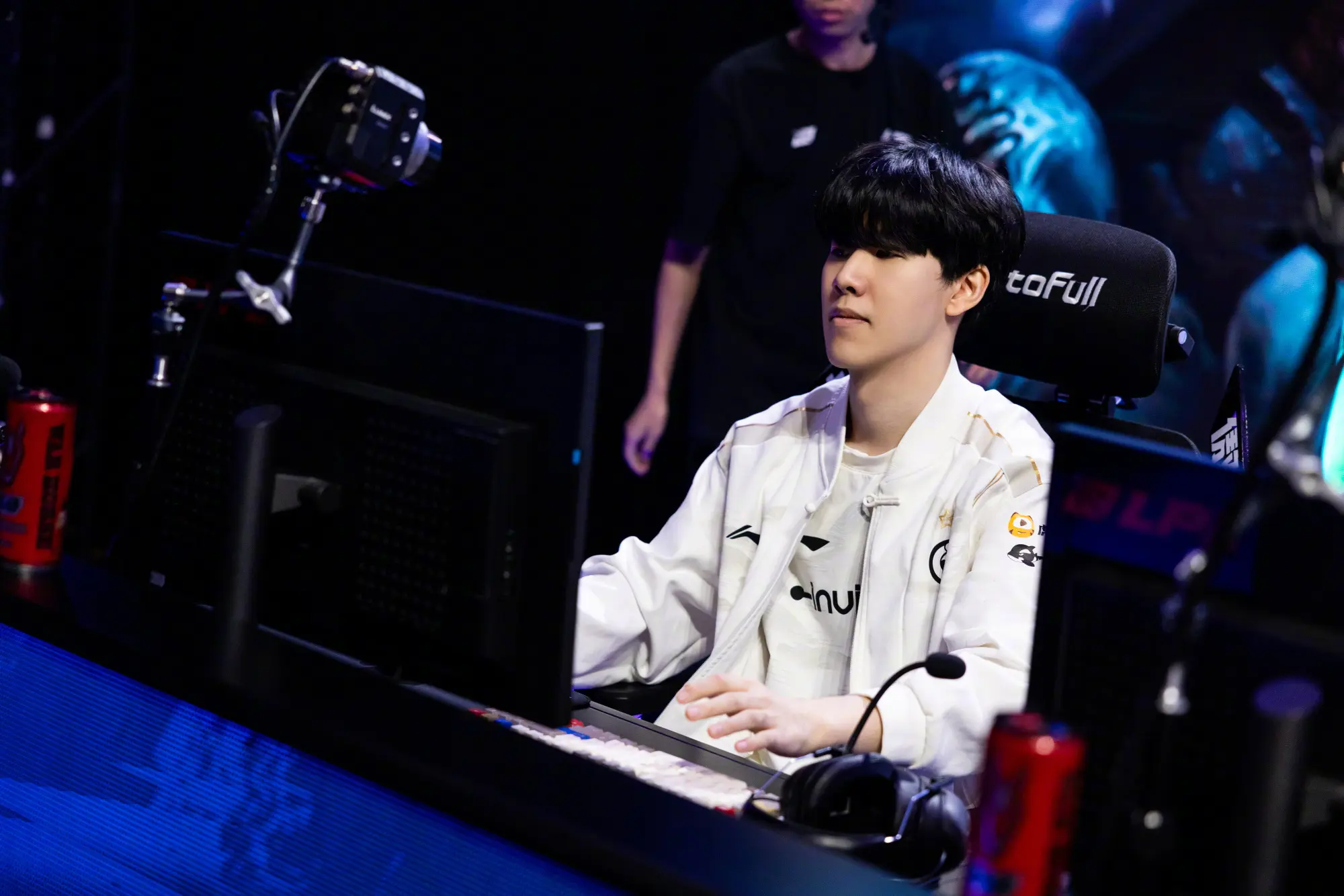 IG2-0击败JDG，拿下第5胜！Gala再拿5杀，theshy奥恩完美团战